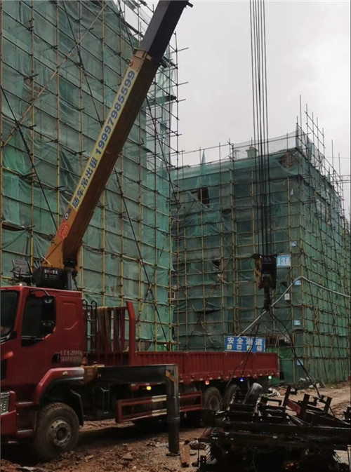 临漳县“慢工细活”—— 吊车的 “微动控制” 技术